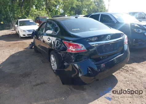 2015 Nissan Altima 2.5 Sv из США, поврежденный, VIN 1N4AL3AP4FC132829